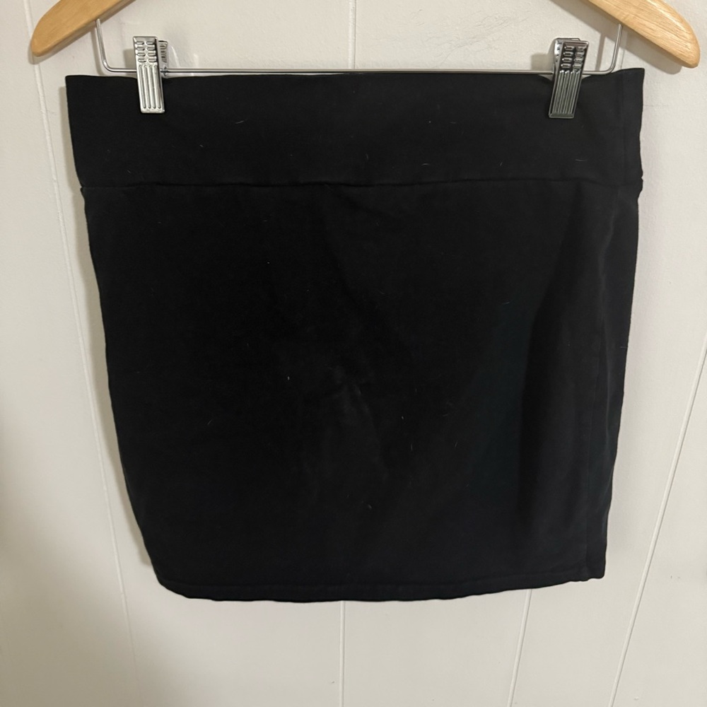 Cotton On Black Mini Skirt - Picture 2 of 3